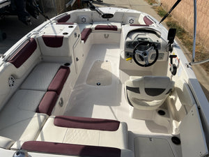 2016 Tahoe 2150 Deck Boat