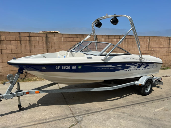 2007 Bayliner F-17 bowrider with wakeboard tower