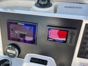 2023 Robalo R-200 Center Console 20' like new