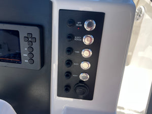 2023 Robalo R-200 Center Console 20' like new