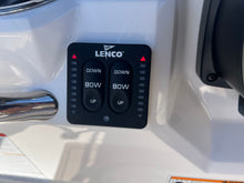 Load image into Gallery viewer, 2023 Robalo R-200 Center Console 20&#39; like new