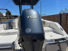 Load image into Gallery viewer, 2023 Robalo R-200 Center Console 20&#39; like new