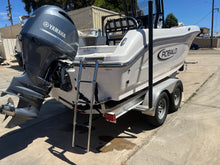 Load image into Gallery viewer, 2023 Robalo R-200 Center Console 20&#39; like new