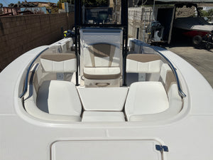 2023 Robalo R-200 Center Console 20' like new