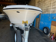 Load image into Gallery viewer, 2023 Robalo R-200 Center Console 20&#39; like new