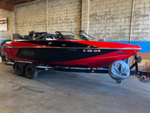 Load image into Gallery viewer, 2016 AXIS T22 WakeSurf boat