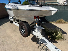 Load image into Gallery viewer, 2020 Malibu 23 MXZ Wakeboard Surf Boat