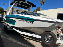 Load image into Gallery viewer, 2020 Malibu 23 MXZ Wakeboard Surf Boat