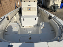Load image into Gallery viewer, 2016 Carolina Skiff 23 Ultra Elite 23’ Center Console