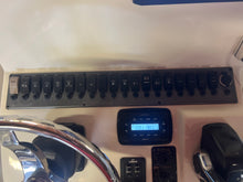 Load image into Gallery viewer, 2016 Carolina Skiff 23 Ultra Elite 23’ Center Console