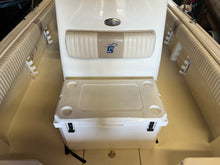 Load image into Gallery viewer, 2016 Carolina Skiff 23 Ultra Elite 23’ Center Console