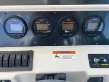 Load image into Gallery viewer, 2006 Wellcraft 290 Coastal walk around cuddy fish boat