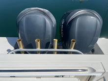 Load image into Gallery viewer, 2006 Wellcraft 290 Coastal walk around cuddy fish boat