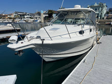 Load image into Gallery viewer, 2006 Wellcraft 290 Coastal walk around cuddy fish boat