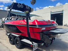 Load image into Gallery viewer, 2016 AXIS T22 WakeSurf boat