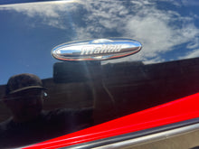 Load image into Gallery viewer, 2016 AXIS T22 WakeSurf boat