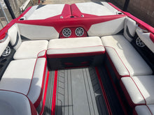 Load image into Gallery viewer, 2016 AXIS T22 WakeSurf boat