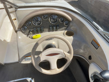 Load image into Gallery viewer, 2002 Maxum 1800 SR open bow boat for sale