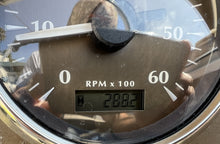 Load image into Gallery viewer, 2002 Maxum 1800 SR open bow boat for sale