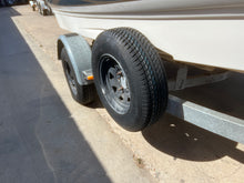 Load image into Gallery viewer, 2002 Maxum 1800 SR open bow boat for sale