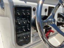 Load image into Gallery viewer, 2018 Cobia 201 Center Console