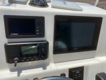 Load image into Gallery viewer, 2018 Cobia 201 Center Console