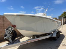 Load image into Gallery viewer, 2018 Cobia 201 Center Console