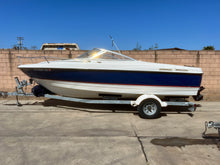 Load image into Gallery viewer, 2004 Bayliner 210 Cuddy