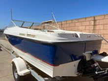 Load image into Gallery viewer, 2004 Bayliner 210 Cuddy