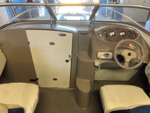 Load image into Gallery viewer, 2004 Bayliner 210 Cuddy