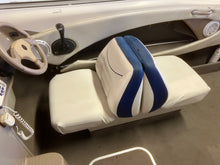 Load image into Gallery viewer, 2004 Bayliner 210 Cuddy