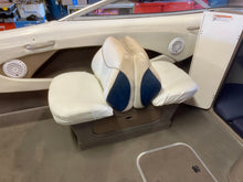 Load image into Gallery viewer, 2004 Bayliner 210 Cuddy