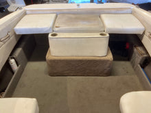 Load image into Gallery viewer, 2004 Bayliner 210 Cuddy