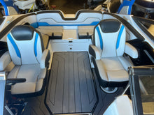 Load image into Gallery viewer, 2019 Yamaha 212X wake board surf boat