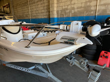 Load image into Gallery viewer, 2017 Boston Whaler 130 Super Sport (SOLD)