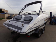 Load image into Gallery viewer, 2017 Yamaha Ski Wakeboard Jet Boat 212SS