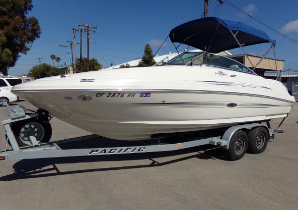 2007 Sea Ray 220 Sundeck
