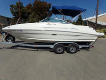 Load image into Gallery viewer, 2007 Sea Ray 220 Sundeck
