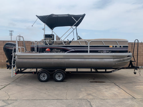 2015 Sun Tracker Party Barge 22 DLX (SOLD)